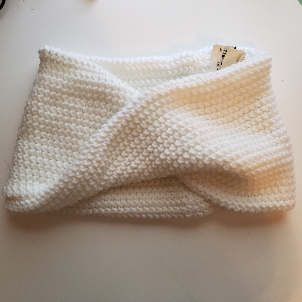 NWT Chunky Knit Infinity Scarf